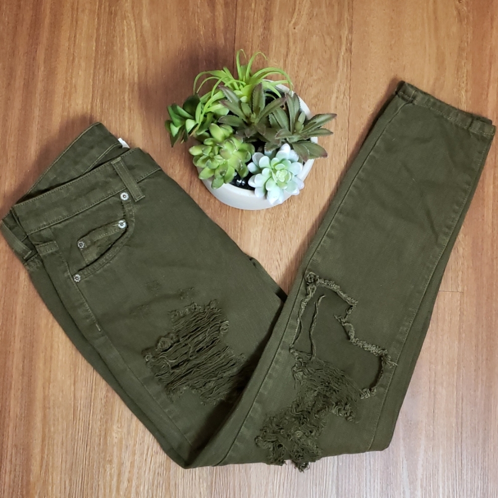 NWT Carmar Boyfriend Fit Distressed Jeans Size 24